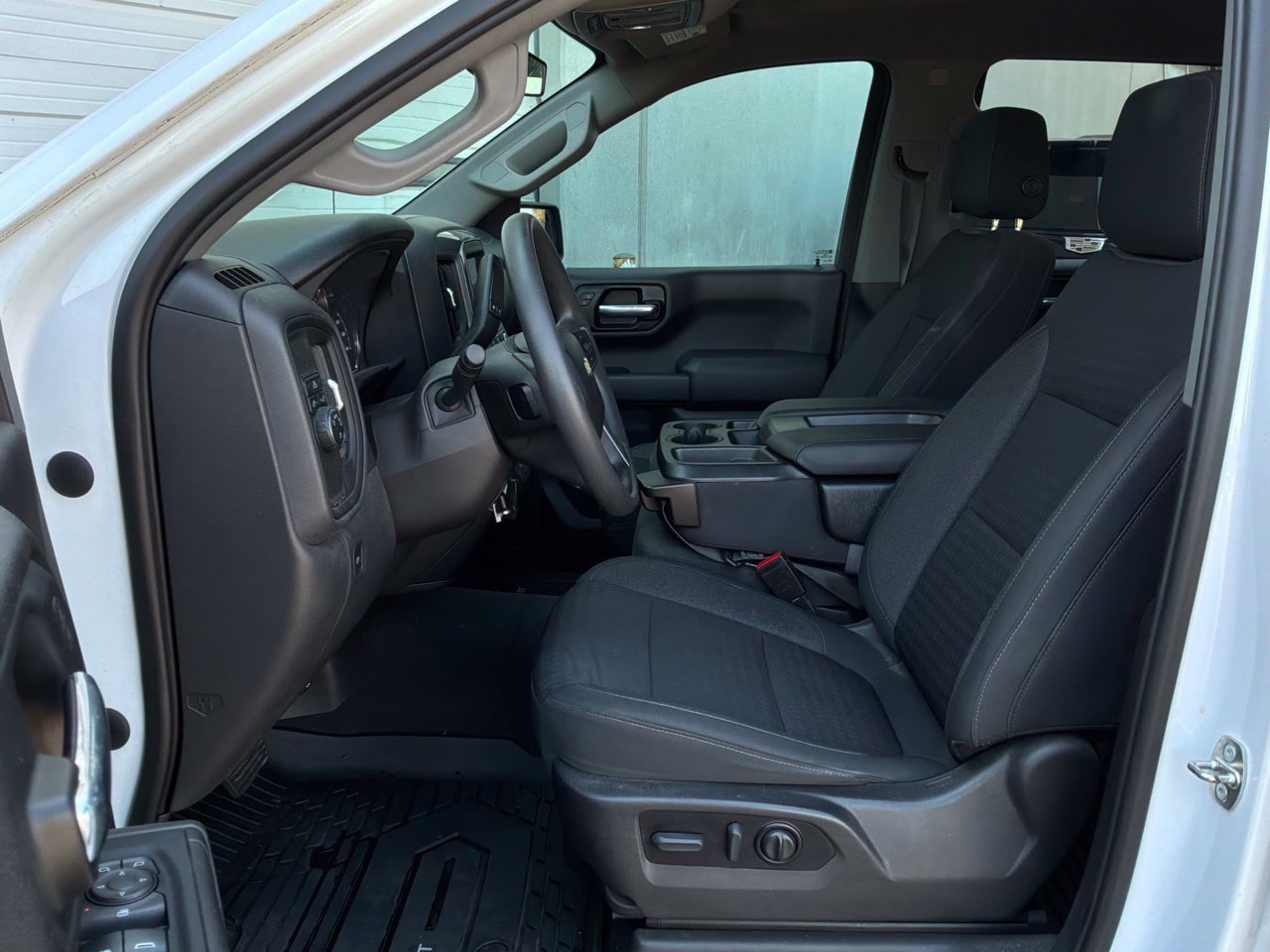 Used 2022 Chevrolet Silverado 1500 Custom w/ Safety Confidence Package RWD image 11