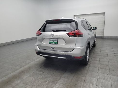 Used 2017 Nissan Rogue SV w/ SV Premium Package FWD image 9