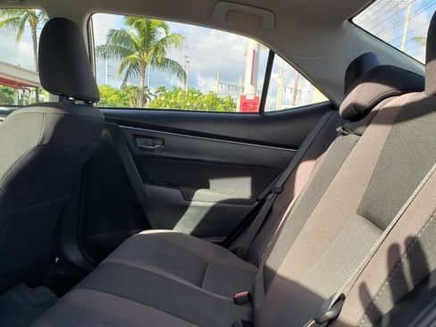 Used 2018 Toyota Corolla LE FWD image 13