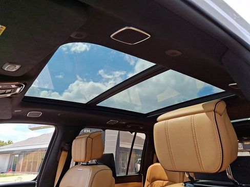 Used 2022 Jeep Grand Wagoneer Series III w/ Rear Seat Video Group 1 AWD/4WD image 14