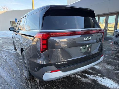 New 2026 Kia Carnival LX image 9