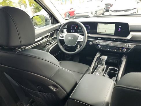 New 2025 Kia Telluride S image 13