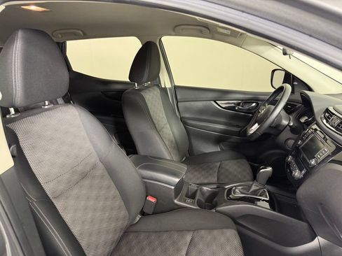 Used 2021 Nissan Rogue Sport SV FWD image 16