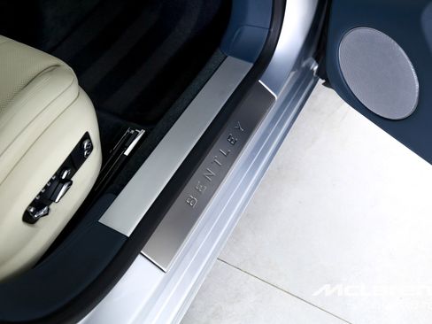 Used 2023 Bentley Flying Spur Plug-In Hybrid image 30