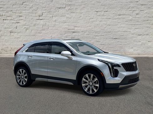 Used 2019 Cadillac XT4 Premium Luxury w/ Technology Package FWD image 6