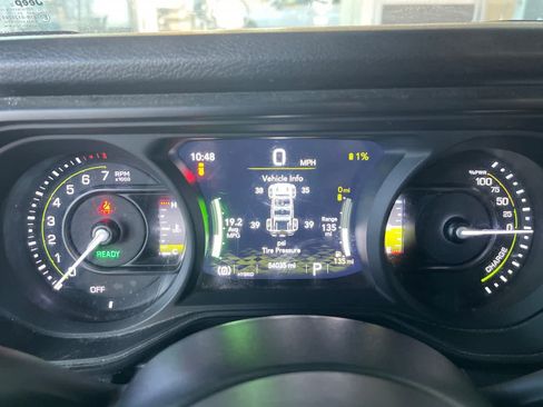 Used 2024 Jeep Wrangler Unlimited w/ Convenience Group AWD/4WD image 13
