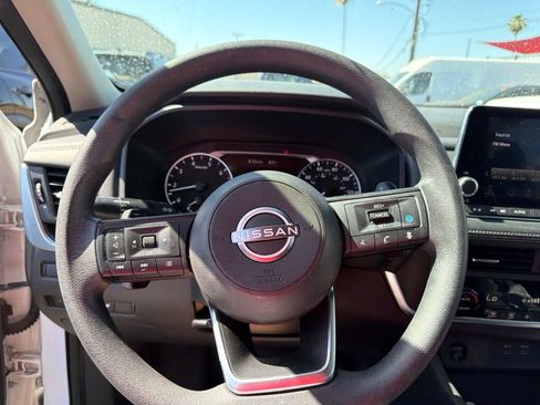 Used 2024 Nissan Rogue SV FWD image 26