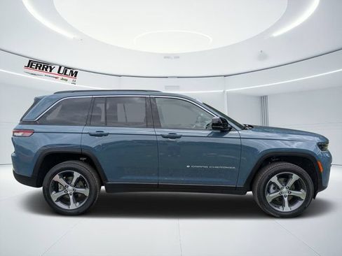 New 2026 Jeep Grand Cherokee Limited AWD/4WD image 2
