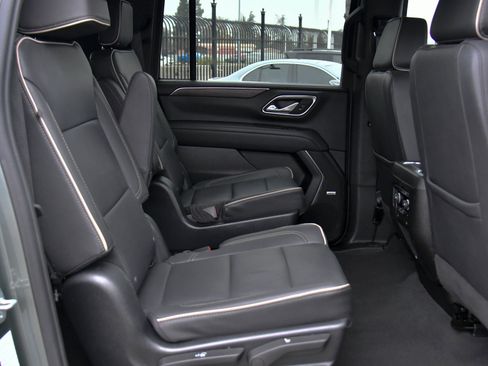 Used 2023 Chevrolet Suburban Premier image 49