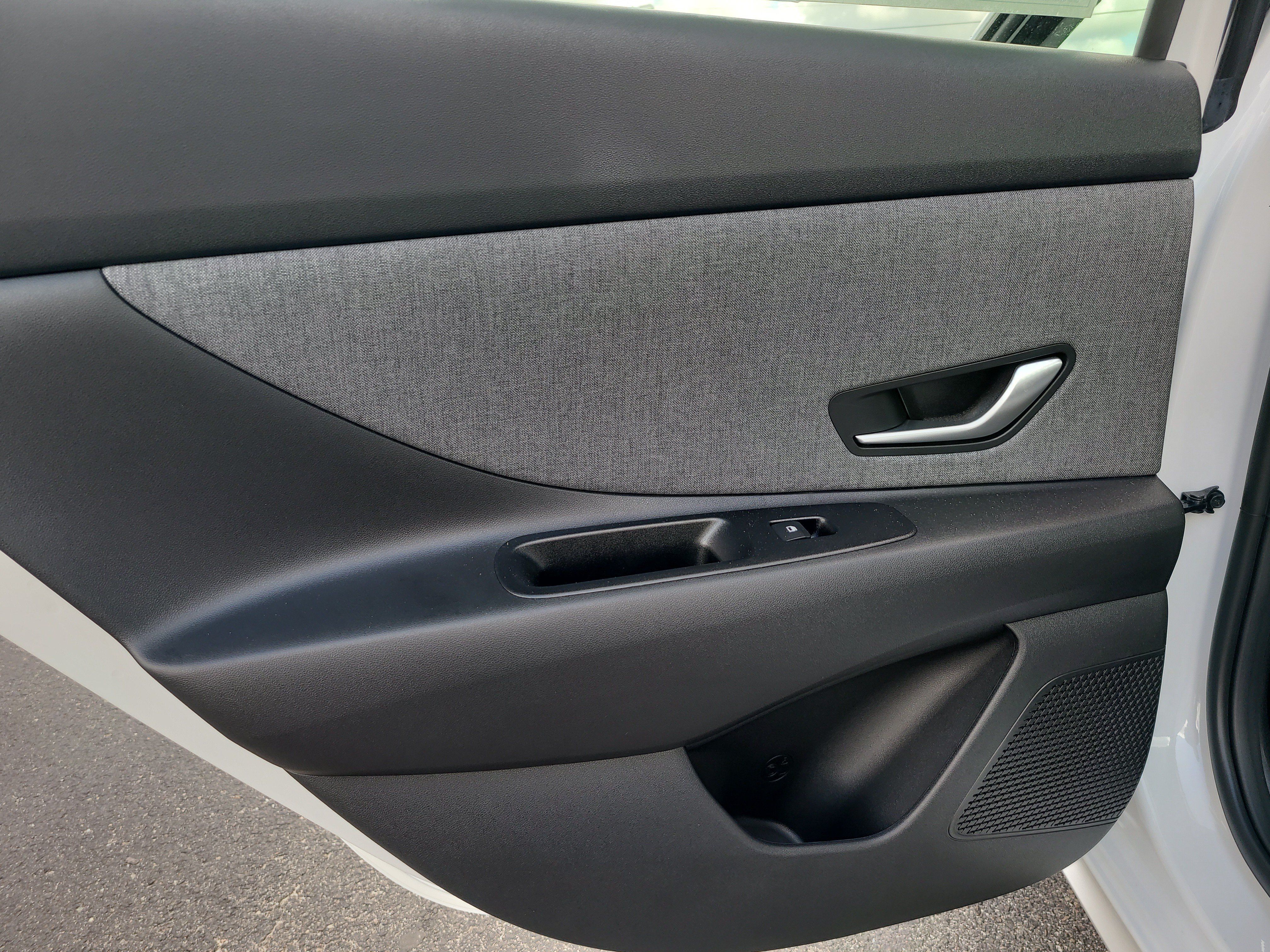 Used 2026 Hyundai Elantra Limited FWD image 10