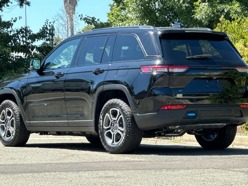 New 2023 Jeep Grand Cherokee Trailhawk image 5