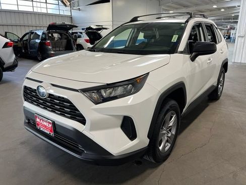 Used 2022 Toyota RAV4 LE AWD/4WD image 7