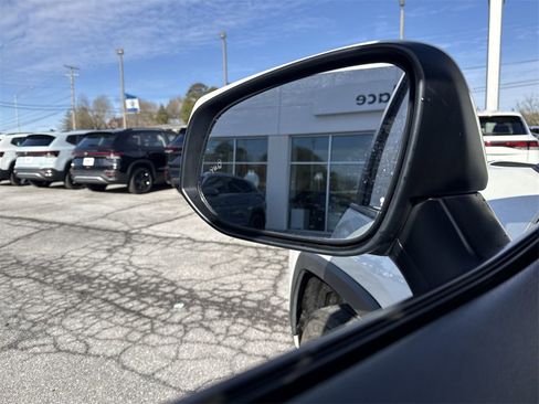 Used 2020 Toyota RAV4 Limited image 22