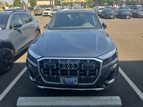 Used 2025 Audi Q7 3.0T Premium Plus w/ Premium Plus Package AWD/4WD image 8