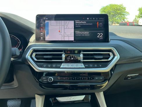 Used 2025 BMW X4 xDrive30i w/ Premium Package AWD/4WD image 73
