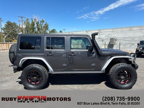 Used 2016 Jeep Wrangler Unlimited Rubicon w/ Dual Top Group AWD/4WD image 8
