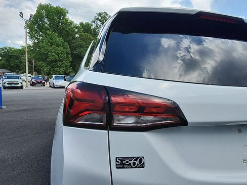 Used 2024 Chevrolet Equinox LT FWD image 13