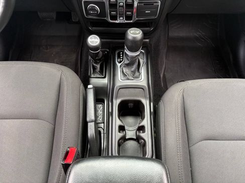 Used 2023 Jeep Wrangler Unlimited w/ Cold Weather Group AWD/4WD image 18