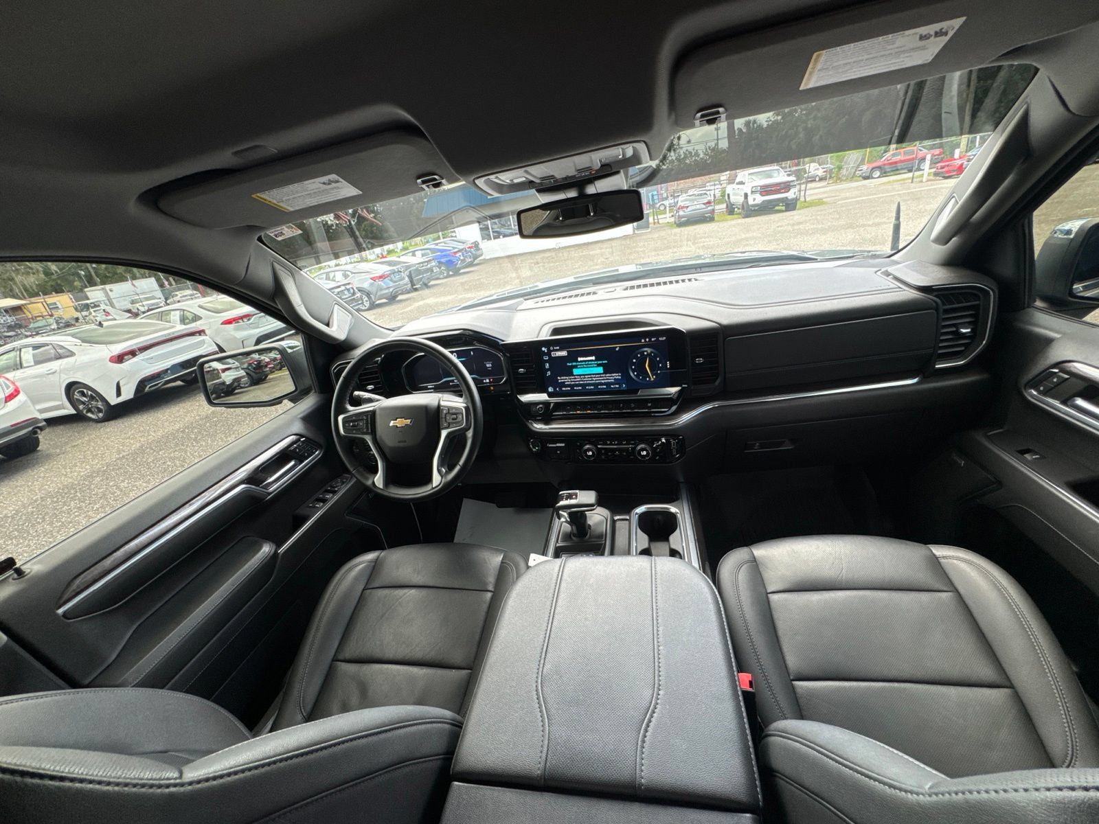 Used 2023 Chevrolet Silverado 1500 LTZ AWD/4WD image 19