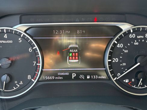 Used 2025 Nissan Pathfinder SV FWD image 43