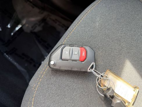 Used 2025 Jeep Wrangler Sport S AWD/4WD image 21