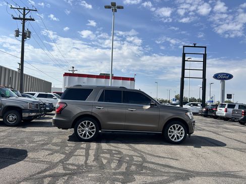Used 2018 Ford Expedition Limited w/ Equipment Group 302A RWD image 5