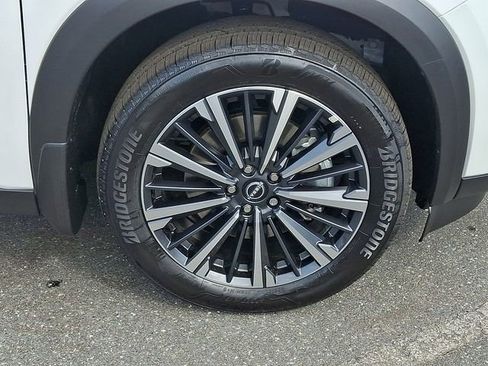 New 2026 Nissan Pathfinder Platinum image 8