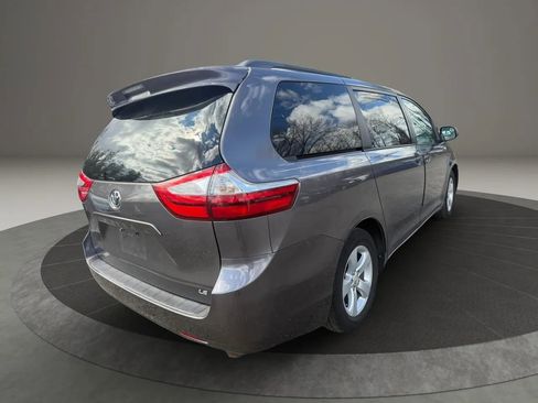 Used 2015 Toyota Sienna LE image 5