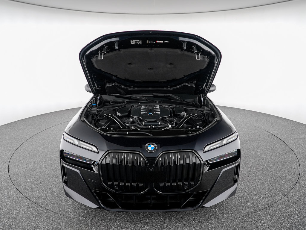 Used 2024 BMW 760i xDrive AWD/4WD image 38