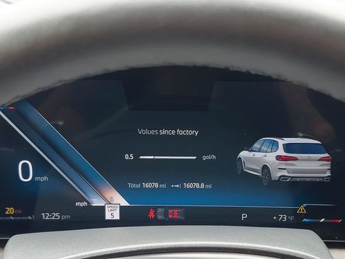 Used 2025 BMW X5 xDrive40i w/ M Sport Package AWD/4WD image 13