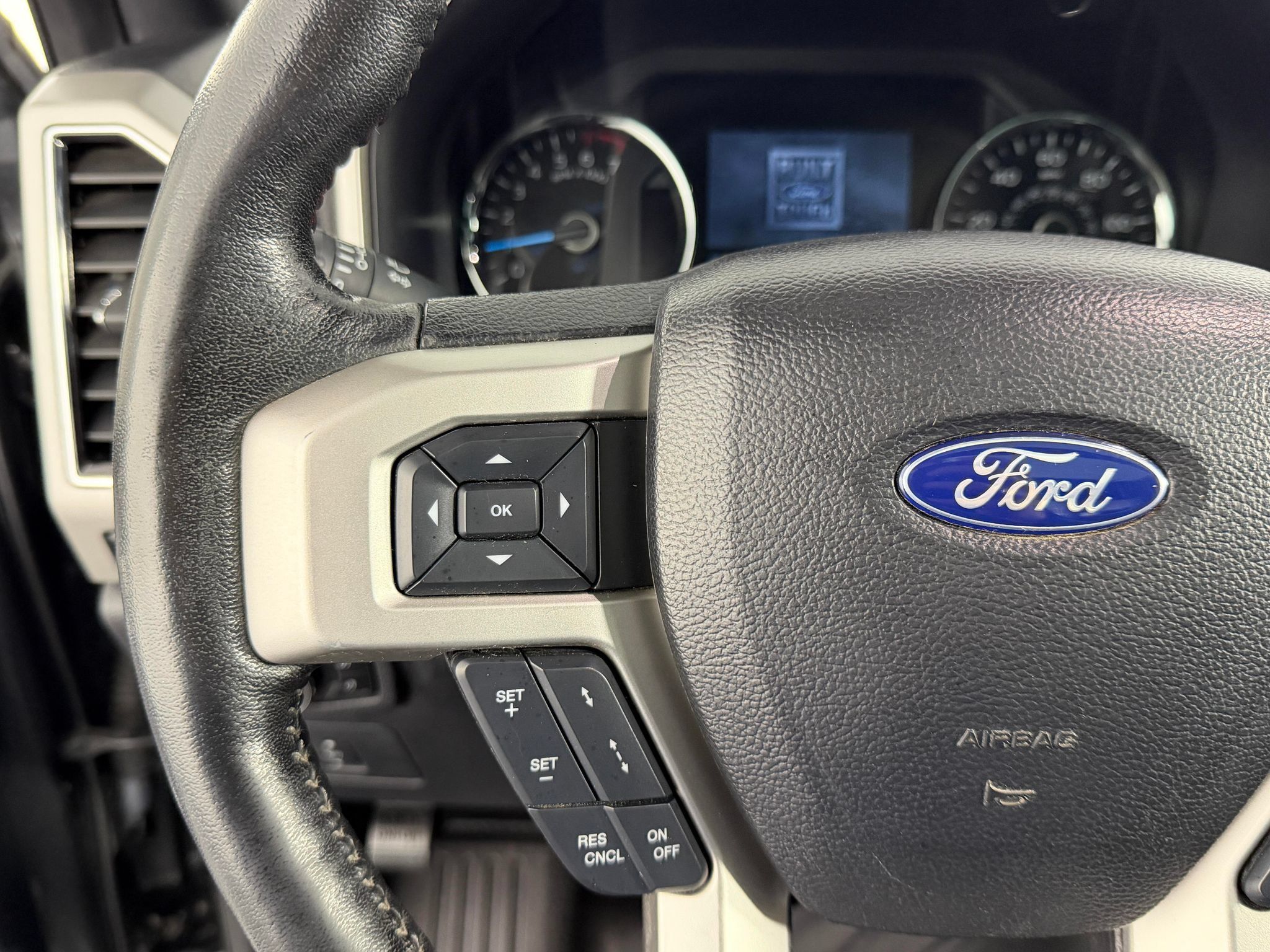 Used 2017 Ford F150 Lariat w/ Equipment Group 502A Luxury AWD/4WD image 41