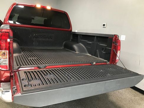 Used 2014 Nissan Frontier S image 29