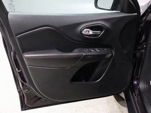 Certified 2021 Jeep Cherokee Trailhawk w/ Comfort/Convenience Group image 16