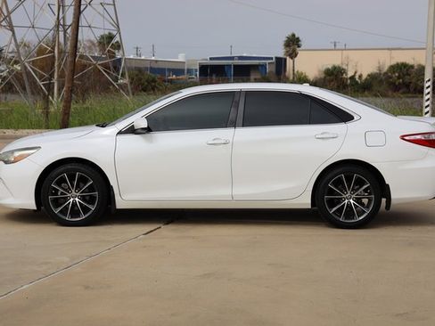 Used 2015 Toyota Camry XSE image 5