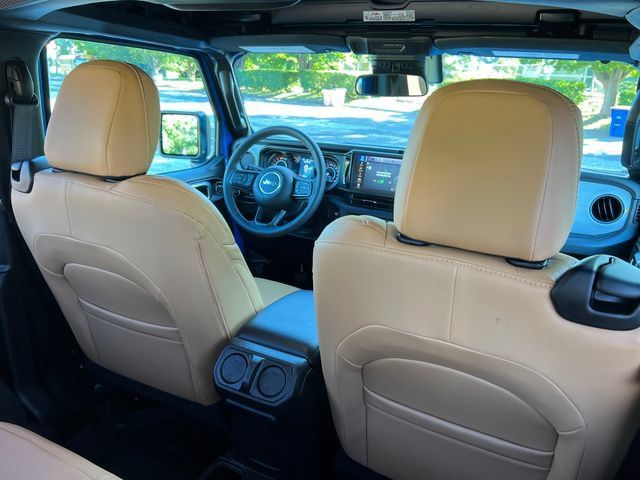 Used 2025 Jeep Wrangler Sport AWD/4WD image 35