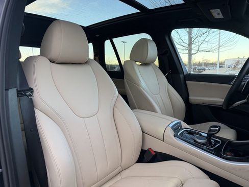 Used 2021 BMW X5 xDrive40i w/ Premium Package image 38