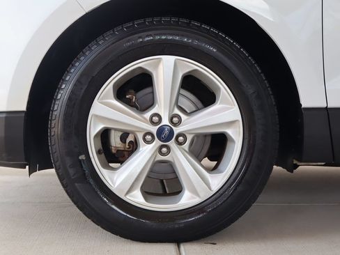 Used 2016 Ford Edge SE FWD image 5