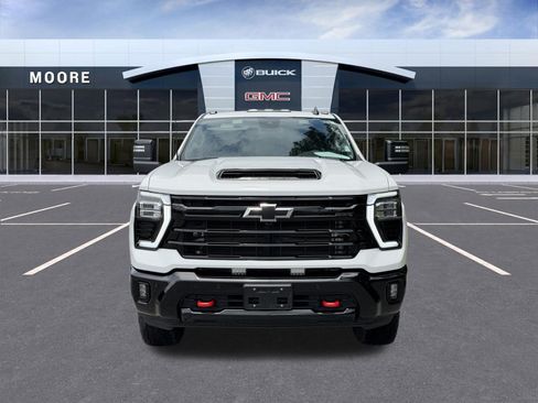 Used 2025 Chevrolet Silverado 2500 LT w/ Trail Boss Package AWD/4WD image 3