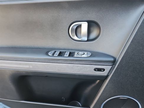 Used 2024 Hyundai Ioniq 5 Limited image 28