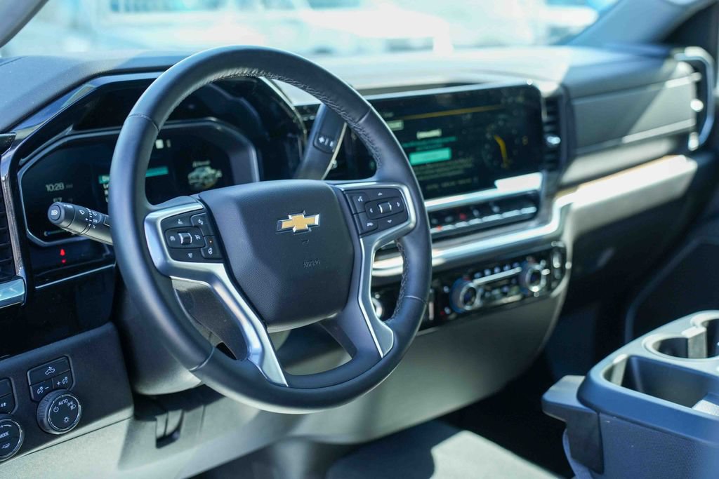 Used 2026 Chevrolet Silverado 1500 LT AWD/4WD image 22