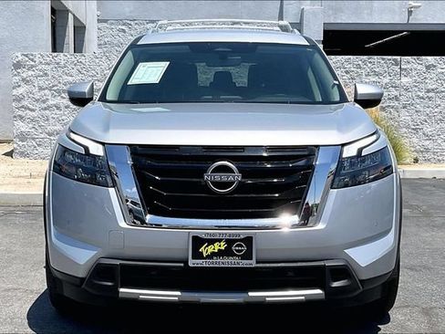 Used 2025 Nissan Pathfinder SL w/ Lighting Package (N92) AWD/4WD image 2