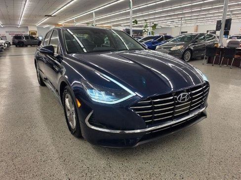 Used 2021 Hyundai Sonata SE w/ Preferred Accessory Package FWD image 4