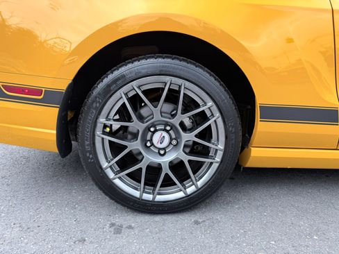 Used 2013 Ford Mustang Boss 302 w/ Boss 302 Accessory Pkg RWD image 32