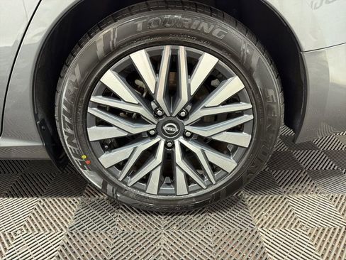 Used 2024 Nissan Altima 2.5 SV FWD image 31