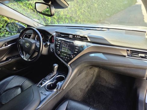 Used 2018 Toyota Camry XSE FWD image 20
