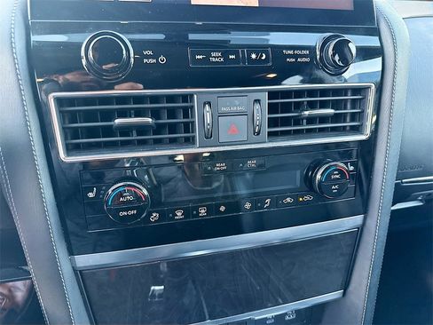 Used 2023 INFINITI QX80 Luxe w/ Cargo Package image 17