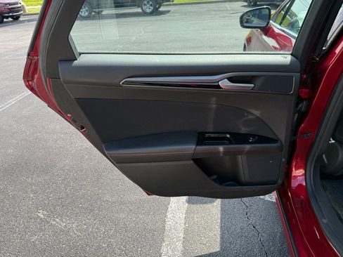 Used 2013 Ford Fusion SE FWD image 20