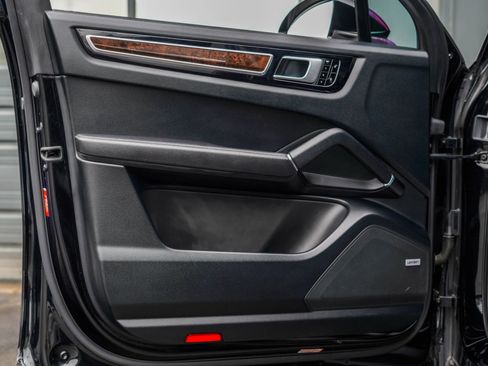 Used 2019 Porsche Cayenne AWD/4WD image 9