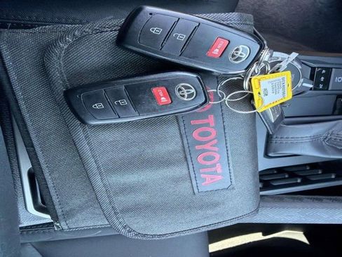 Certified 2025 Toyota Tacoma SR5 w/ SR5 Upgrade Package image 29