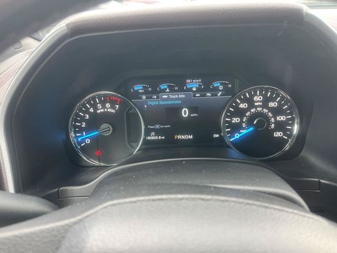 Used 2017 Ford F150 Platinum w/ Equipment Group 701A Luxury AWD/4WD image 18